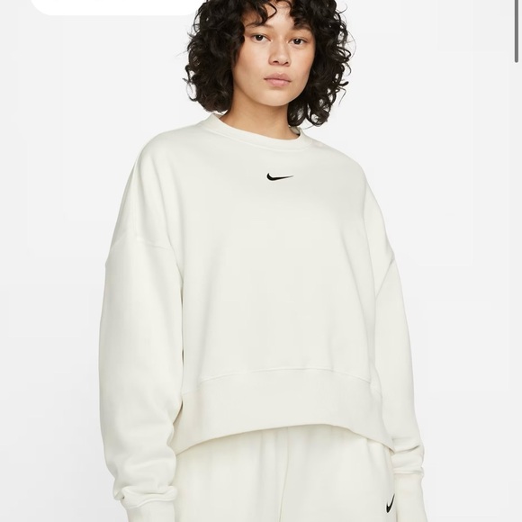 Nike Sweaters - Nike Phoenix Fleece Crew-Neck. Women’s Size Medium.